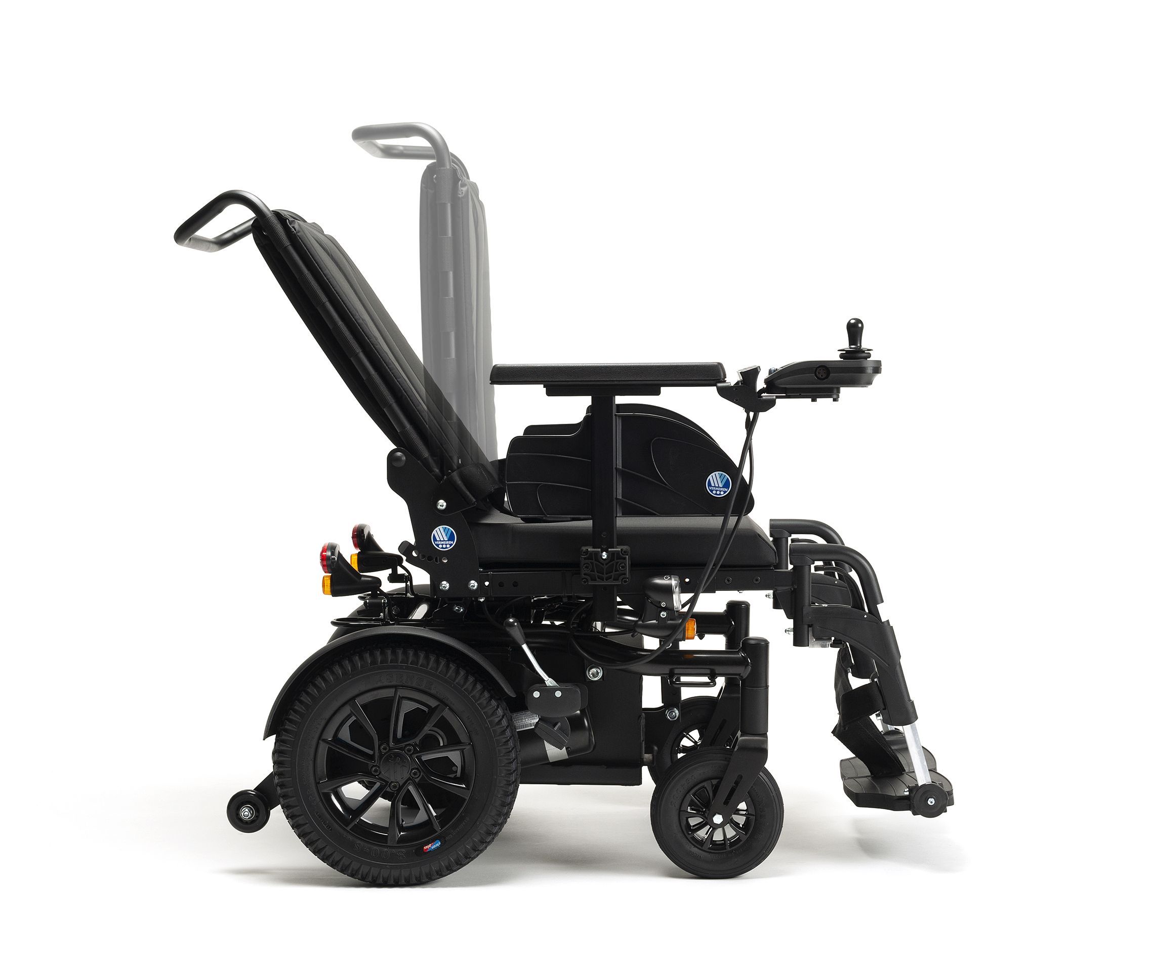 Turios-C5-SE19-Side-view-tilted-combined